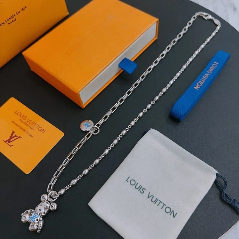 Louis Vuitton Necklaces Flexible 250457