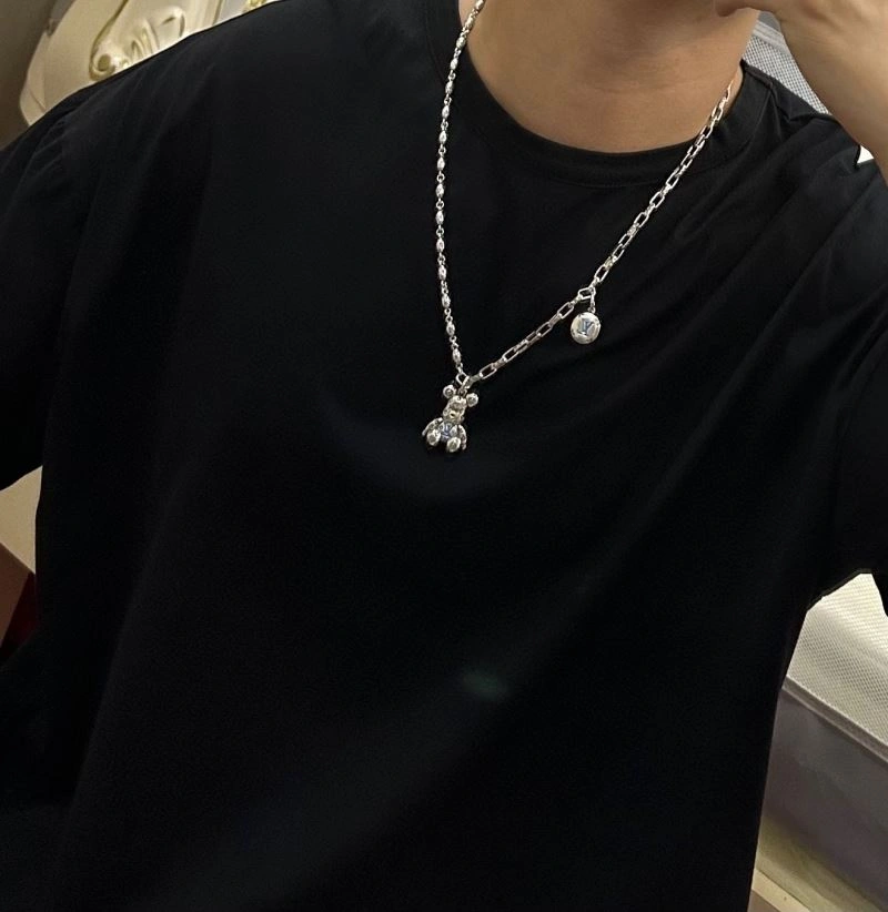 Louis Vuitton Necklaces Flexible 250457