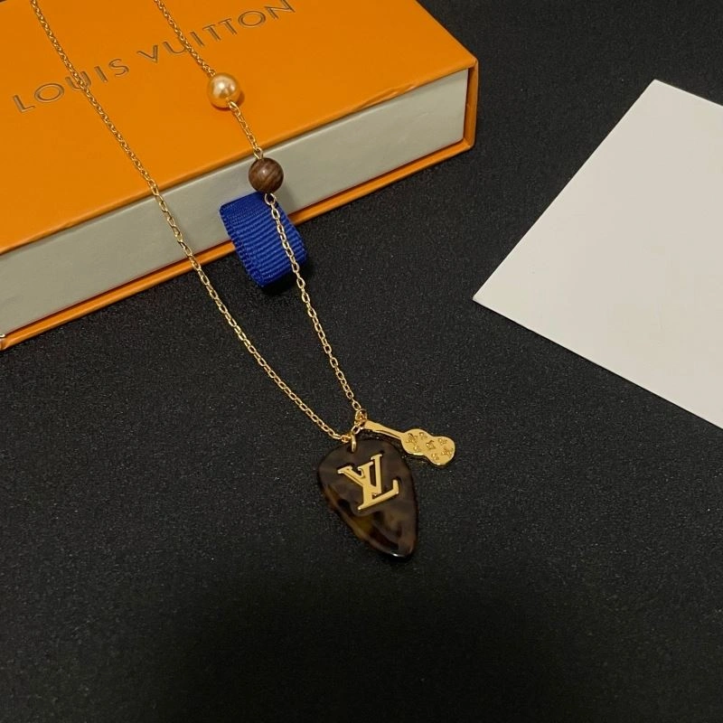 Louis Vuitton Necklaces Minimalist 250455
