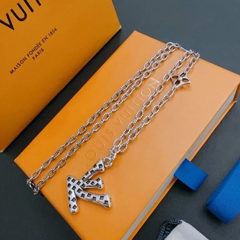 WeatherProof Louis Vuitton Necklaces 250449