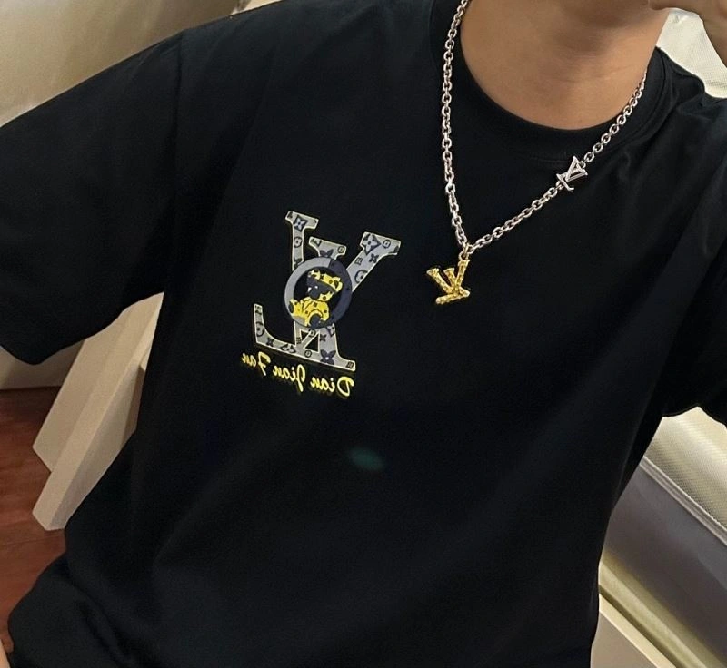 Youthful Louis Vuitton Necklaces 250444