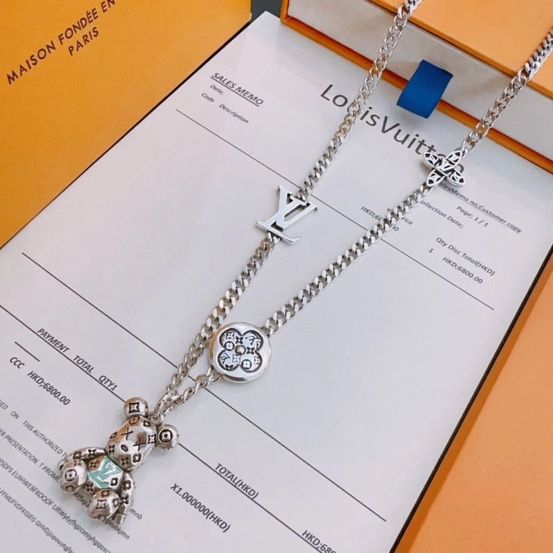 Versatile Louis Vuitton Necklaces 250442