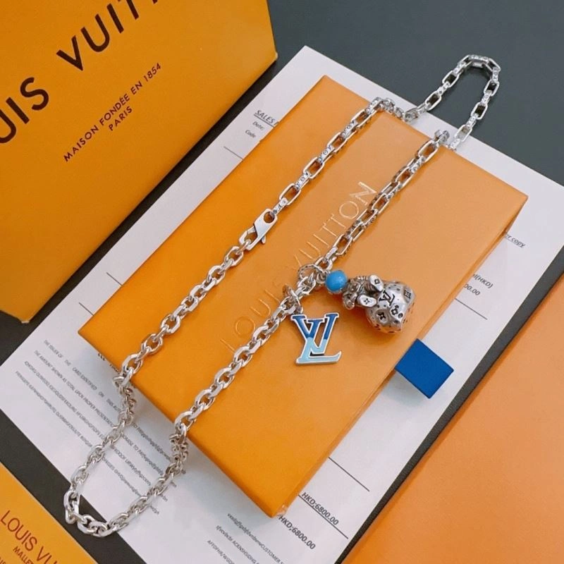Louis Vuitton Necklaces Seasonal 250441