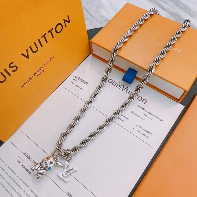 MultiPurpose Louis Vuitton Necklaces 250440