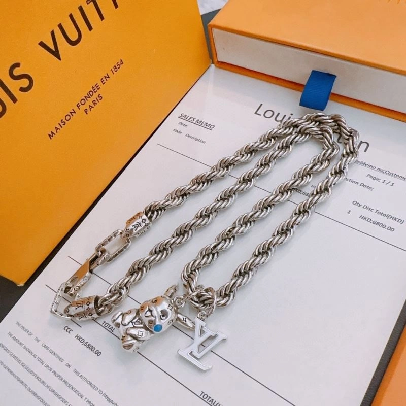 MultiPurpose Louis Vuitton Necklaces 250440