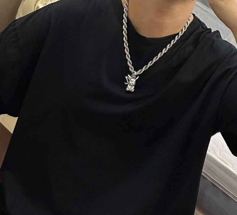 MultiPurpose Louis Vuitton Necklaces 250440