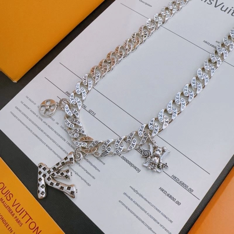 Louis Vuitton Necklaces TravelReady 250439