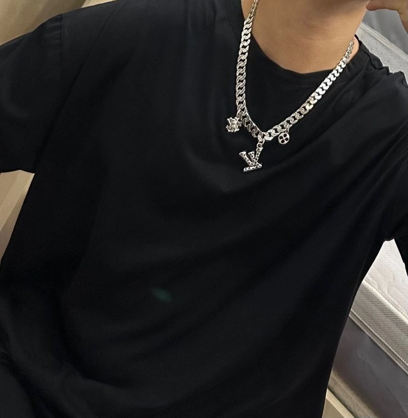 Louis Vuitton Necklaces TravelReady 250439