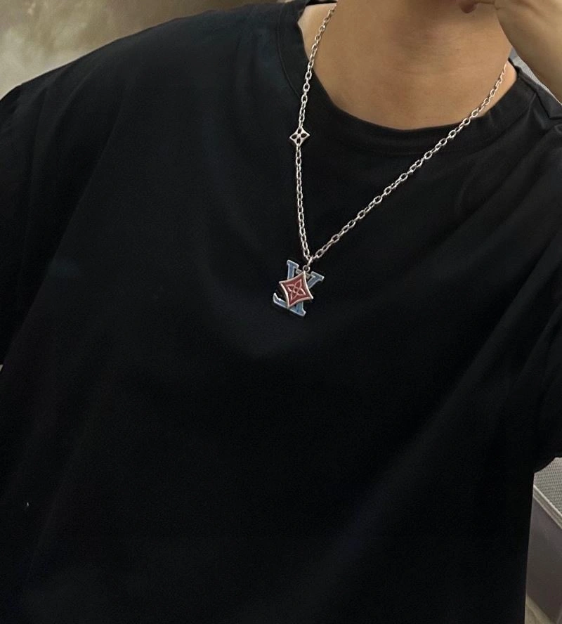 Louis Vuitton Necklaces Stylish 250436