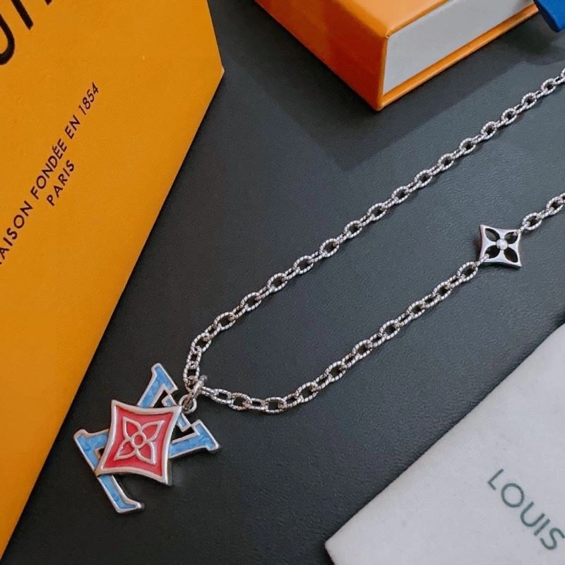 Louis Vuitton Necklaces Stylish 250436