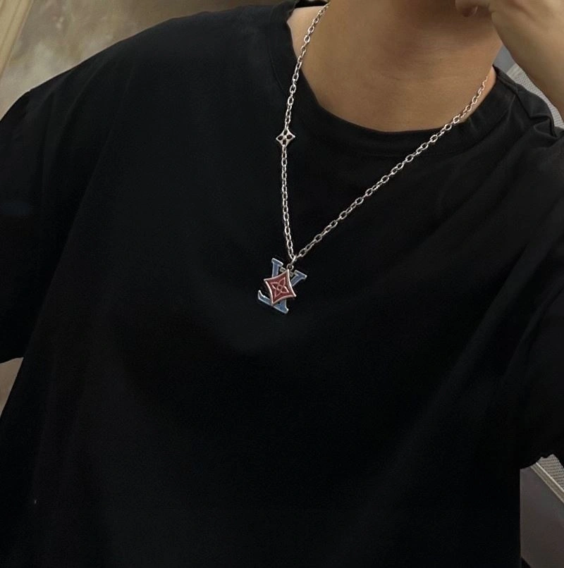 Louis Vuitton Necklaces Stylish 250436