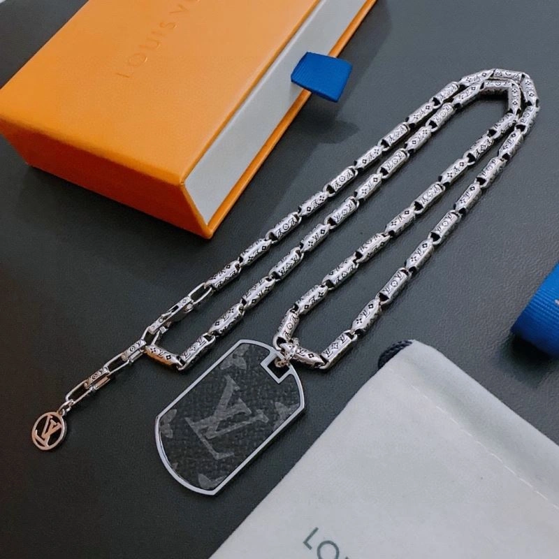 Thermal Louis Vuitton Necklaces 250421