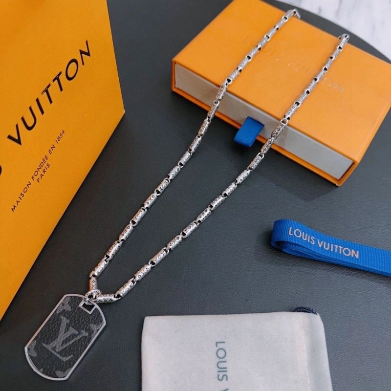Thermal Louis Vuitton Necklaces 250421