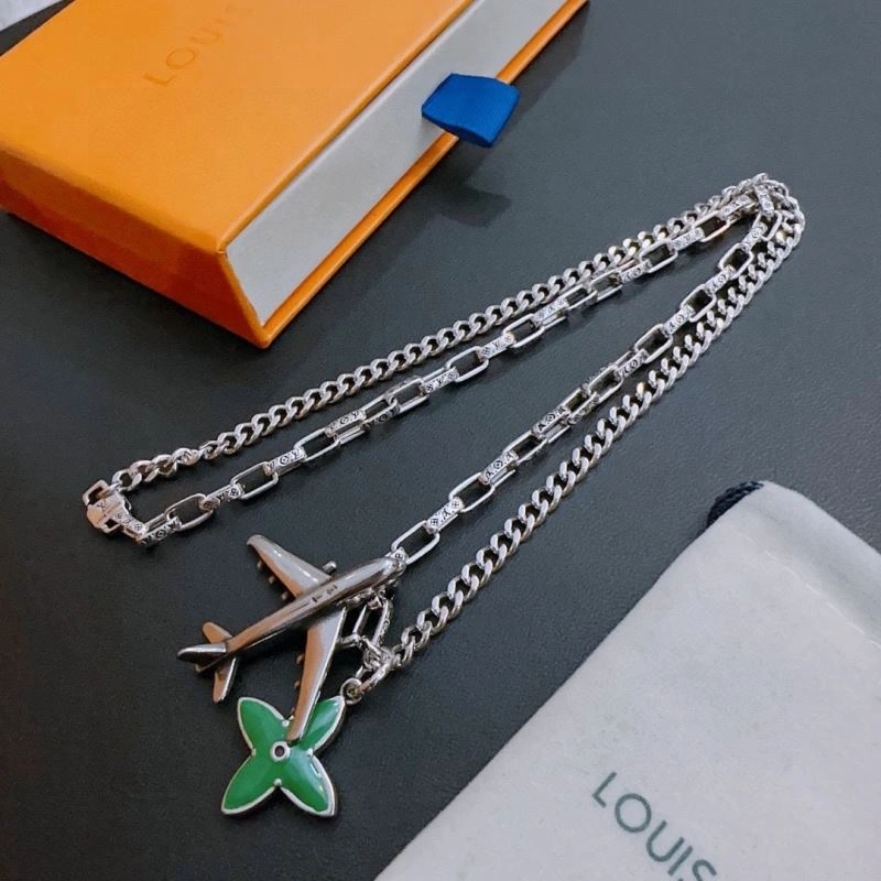Louis Vuitton Necklaces WellDesigned 250415