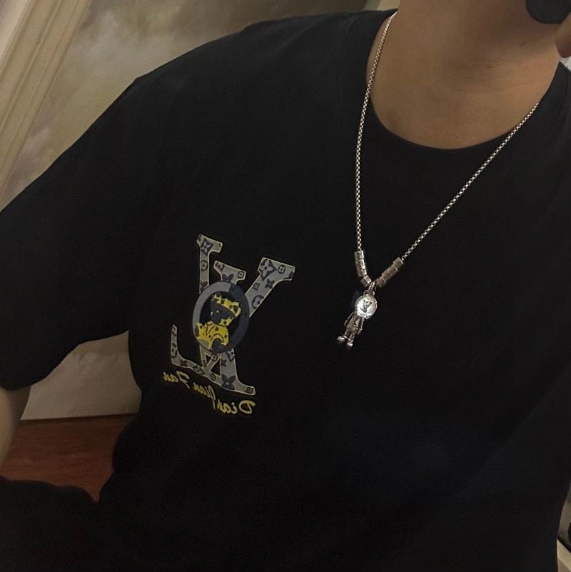 ZeroBulk Louis Vuitton Necklaces 250412