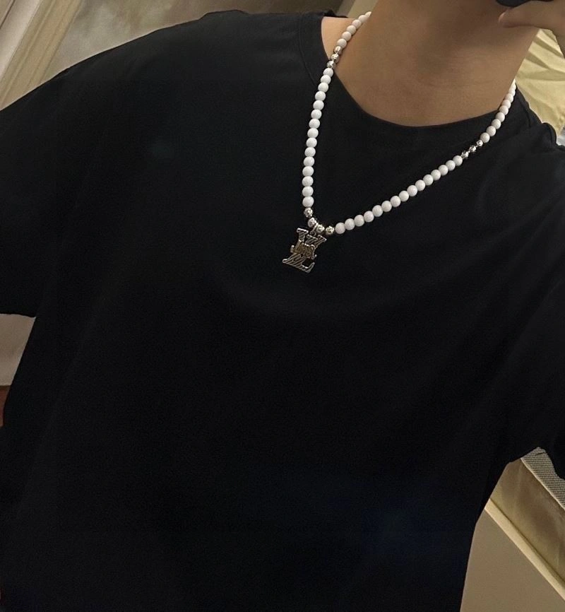 FlexibleFit Louis Vuitton Necklaces 250426