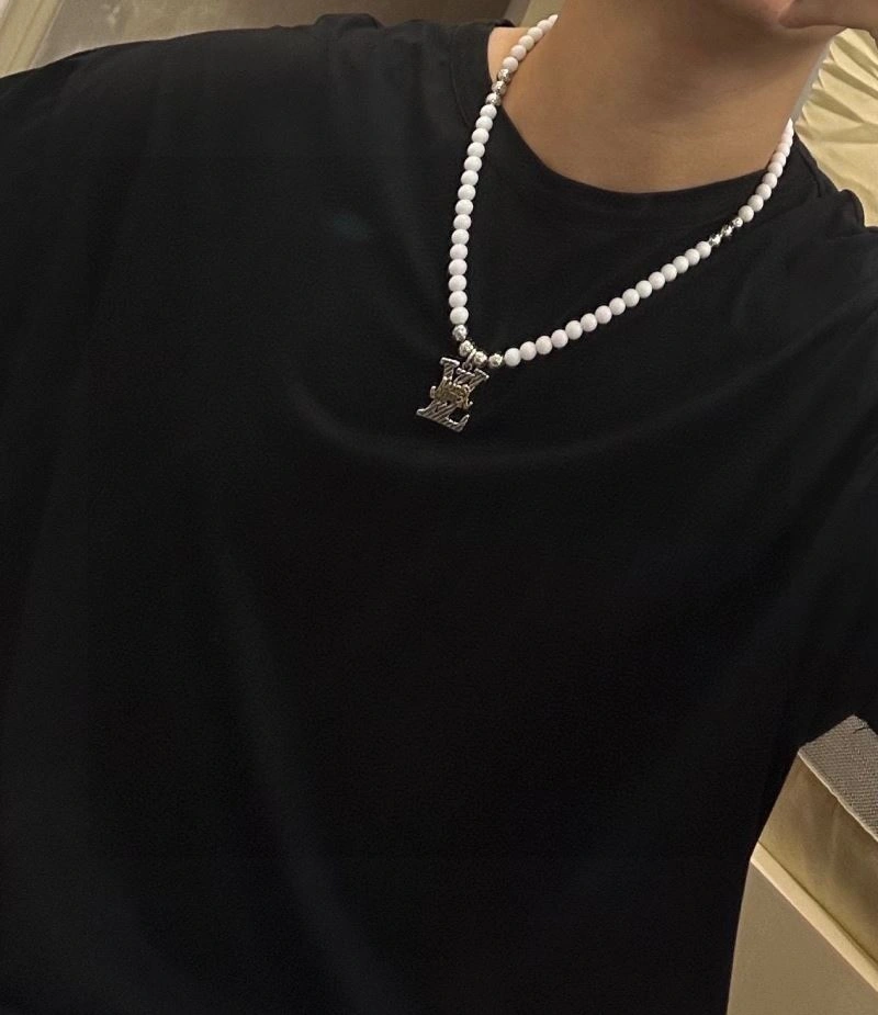 FlexibleFit Louis Vuitton Necklaces 250426