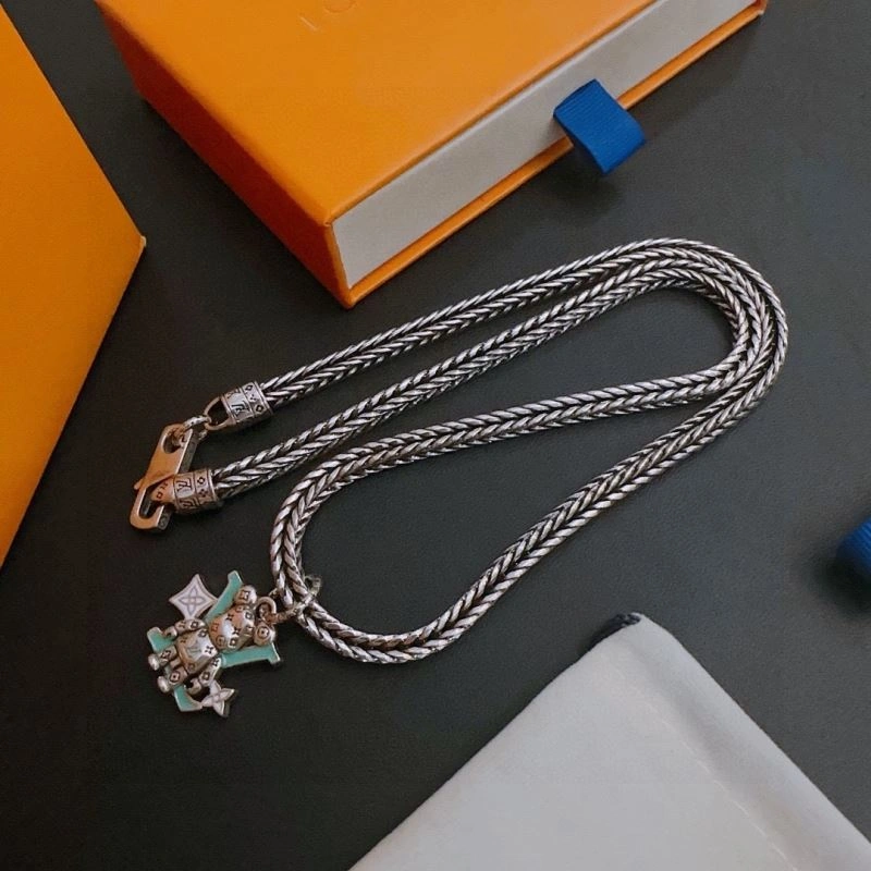 Louis Vuitton Necklaces Sleek 250430