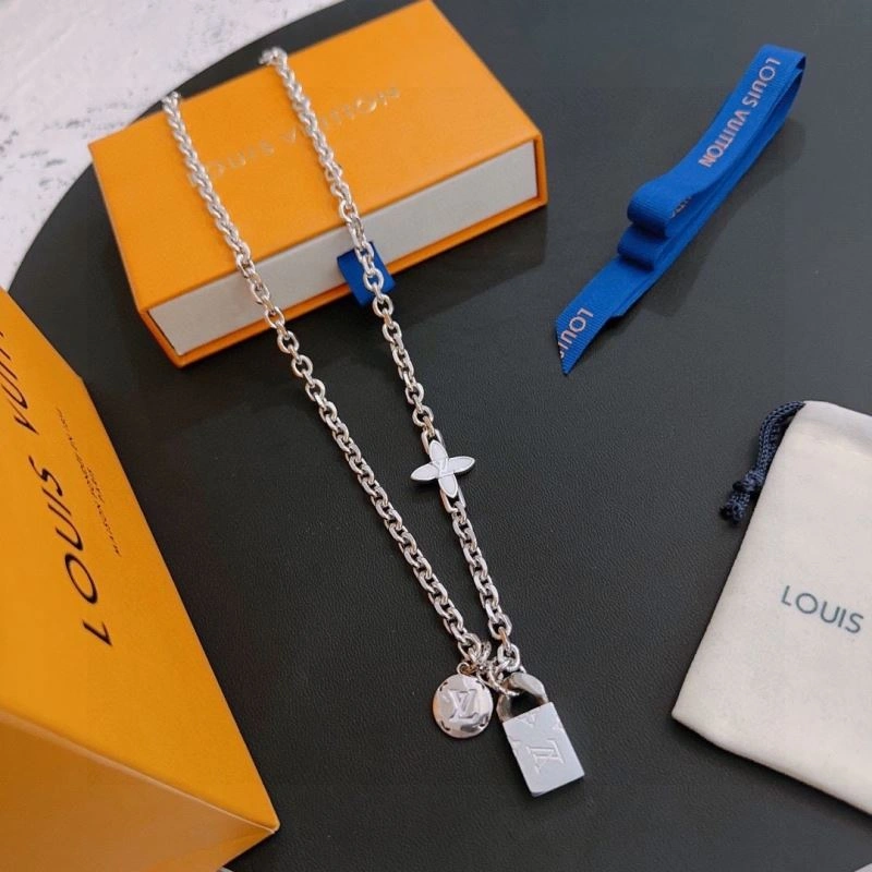 OnTrend Louis Vuitton Necklaces 250416