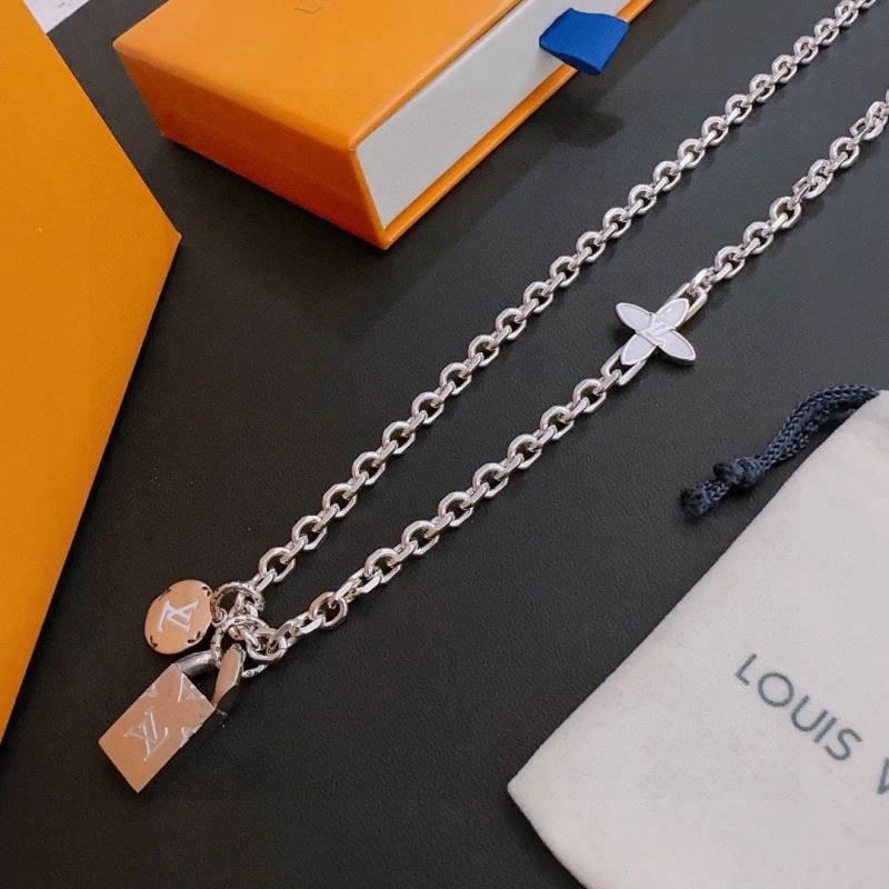OnTrend Louis Vuitton Necklaces 250416