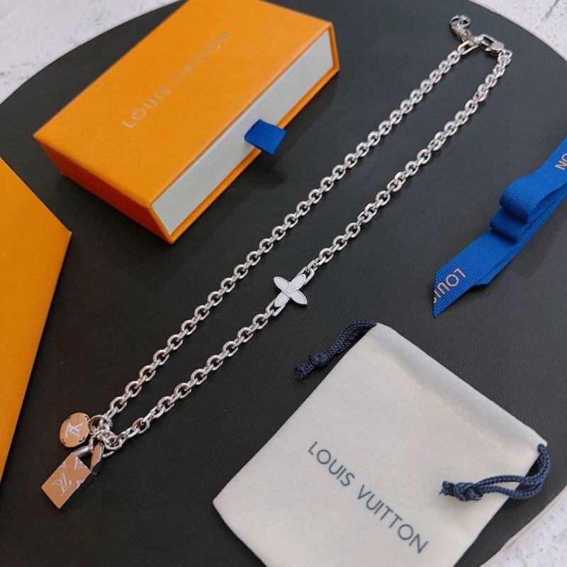OnTrend Louis Vuitton Necklaces 250416