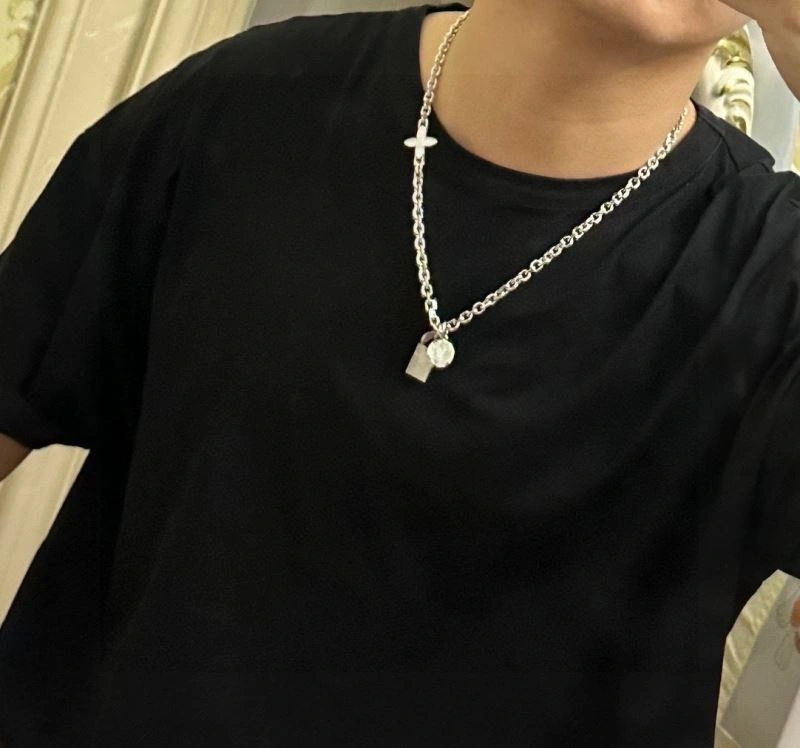 OnTrend Louis Vuitton Necklaces 250416