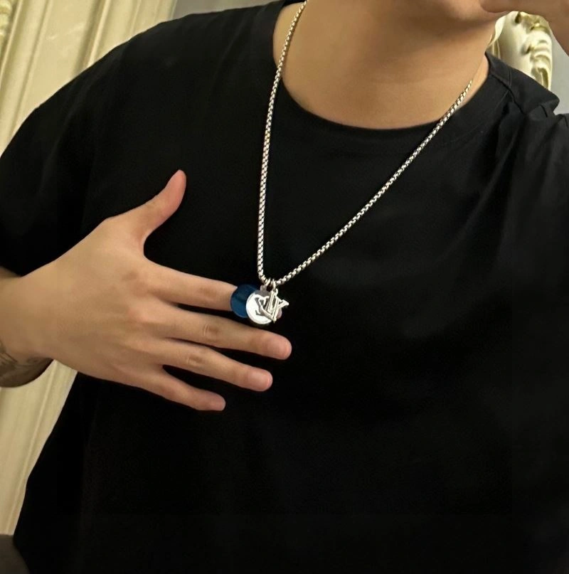 Modern Louis Vuitton Necklaces 250417