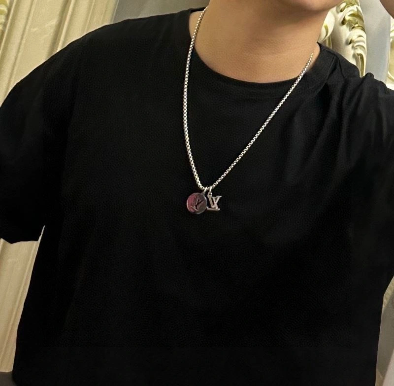 Modern Louis Vuitton Necklaces 250417
