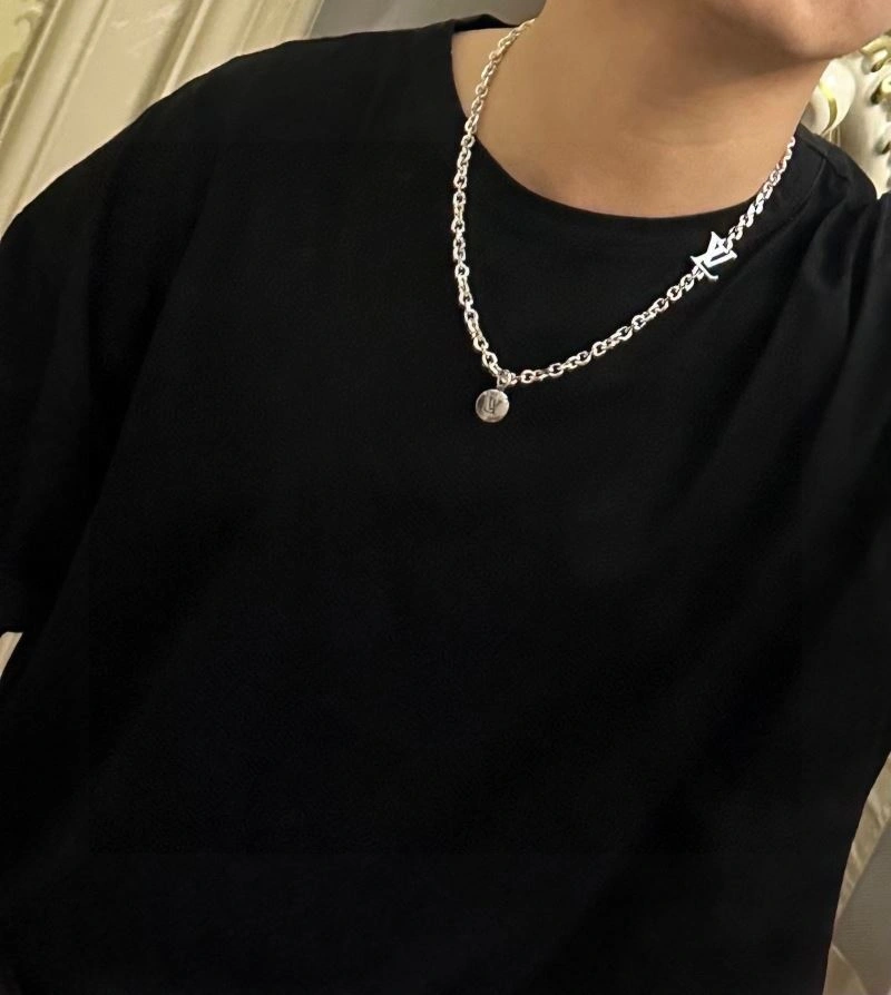 Bold Louis Vuitton Necklaces 250425