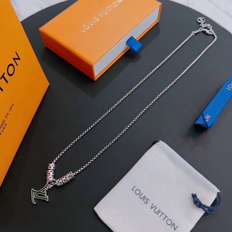 OdorResistant Louis Vuitton Necklaces 250410