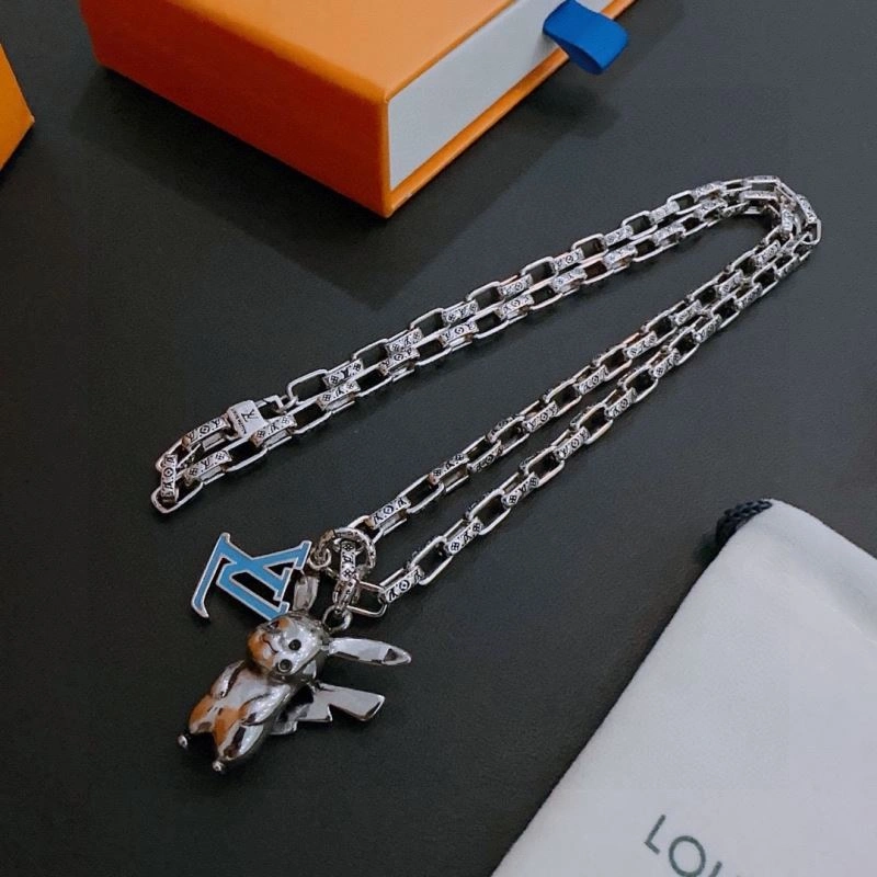 Effortless Louis Vuitton Necklaces 250411