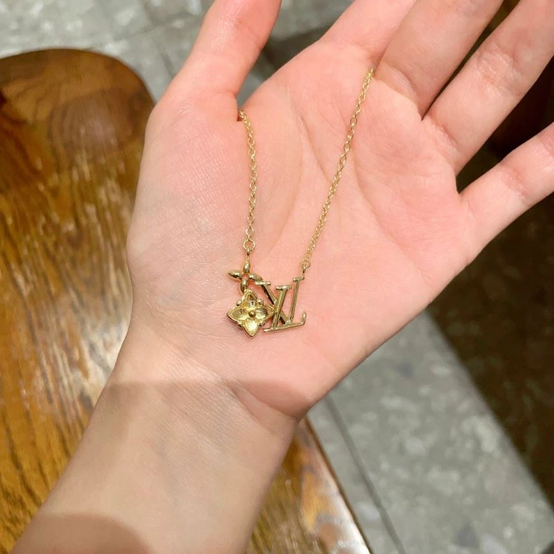 UrbanStyle Louis Vuitton Necklaces 250414