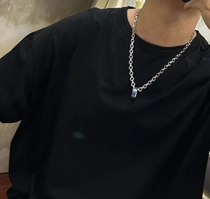 ComfortFit Louis Vuitton Necklaces 250420