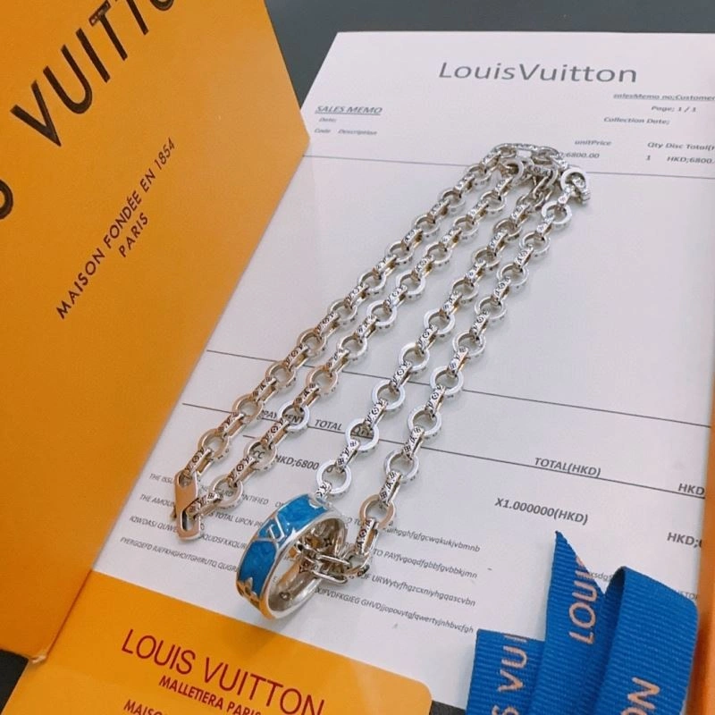ComfortFit Louis Vuitton Necklaces 250420