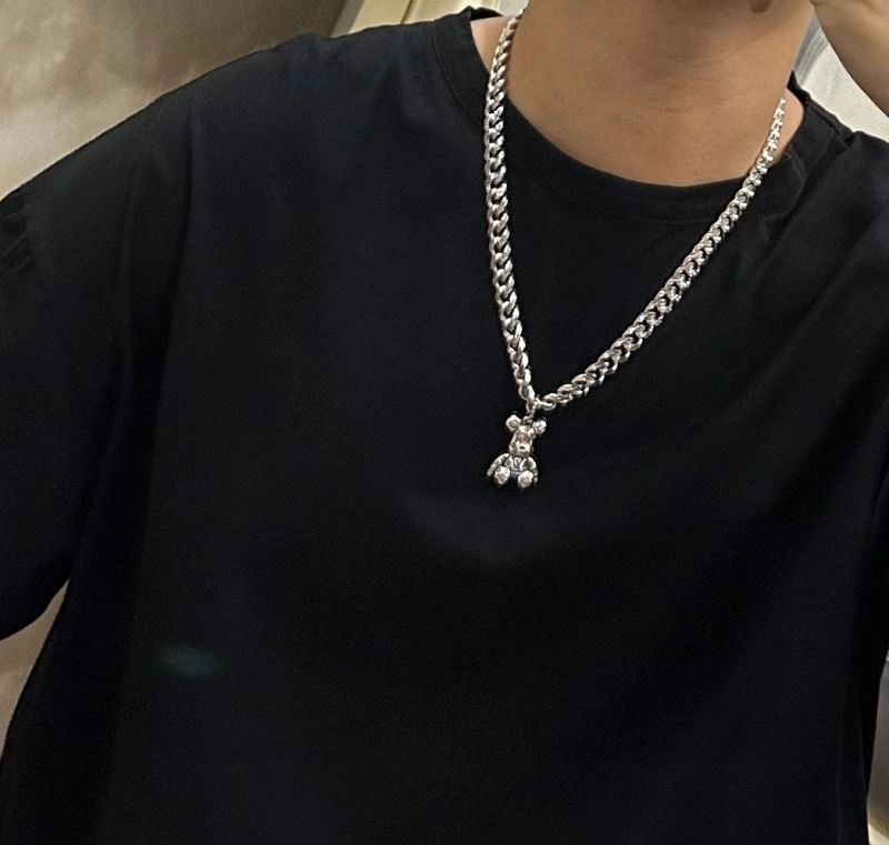 Louis Vuitton Necklaces Modern 250428