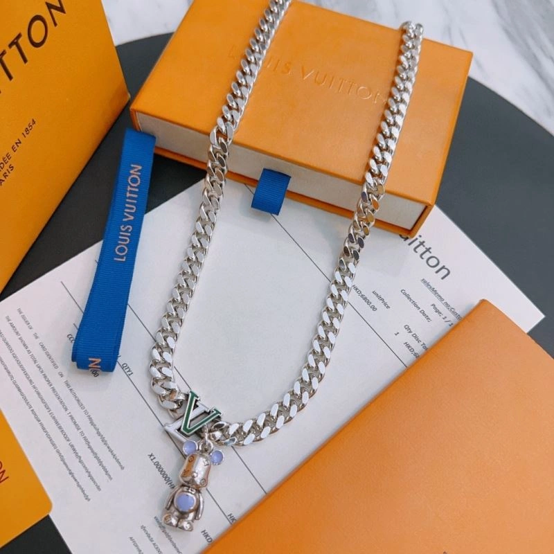 Louis Vuitton Necklaces Stylish 250422