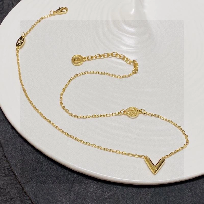 Louis Vuitton Necklaces Upgraded 247618