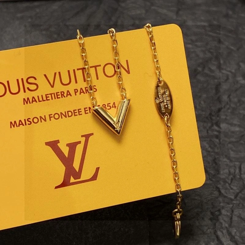 Louis Vuitton Necklaces Upgraded 247618