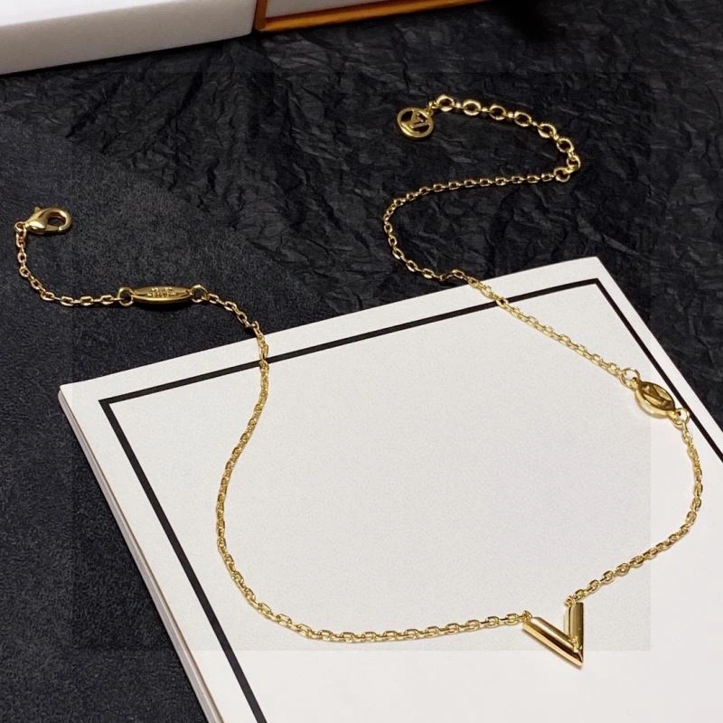 Louis Vuitton Necklaces Upgraded 247618