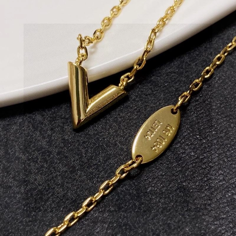 Louis Vuitton Necklaces Upgraded 247618