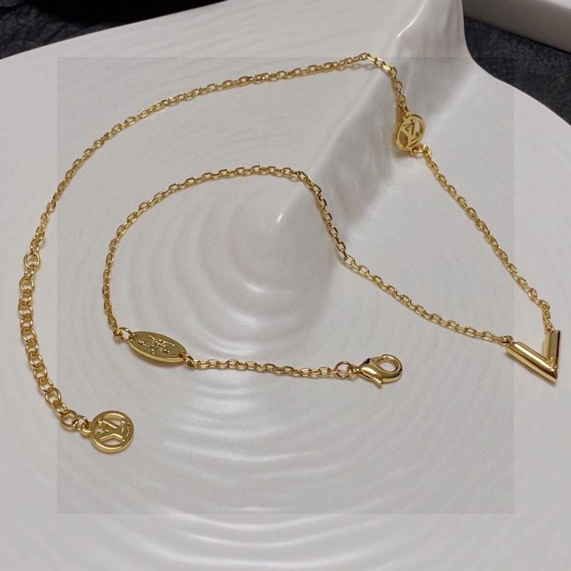 Louis Vuitton Necklaces Upgraded 247618