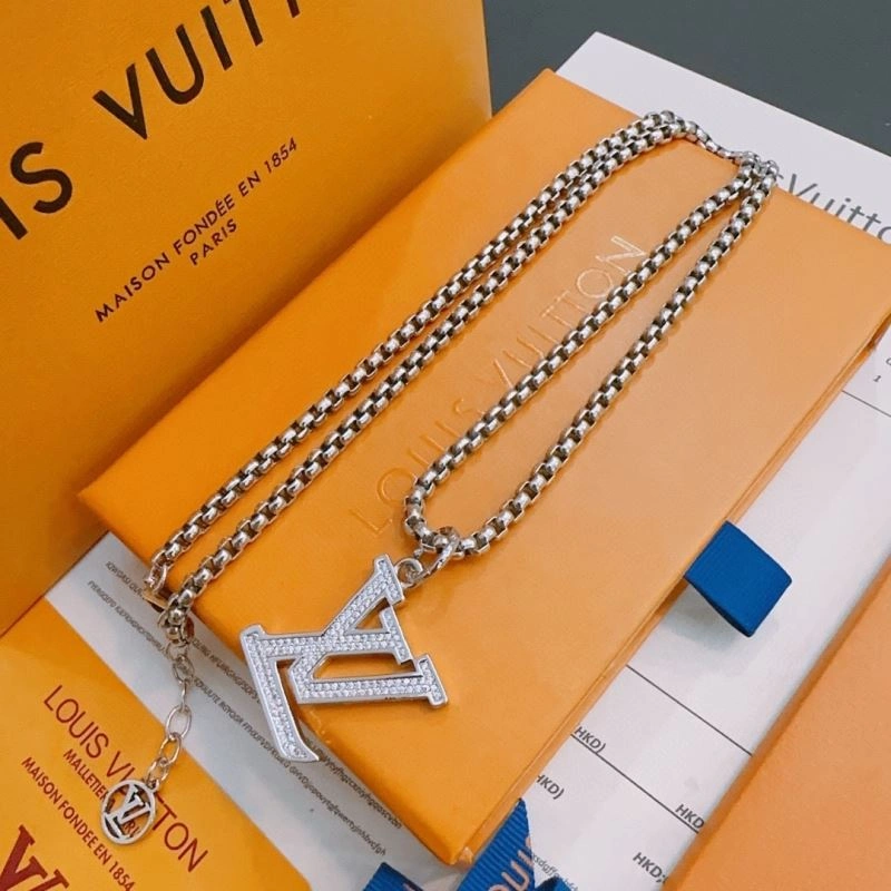 Louis Vuitton Necklaces Stretchable 250405