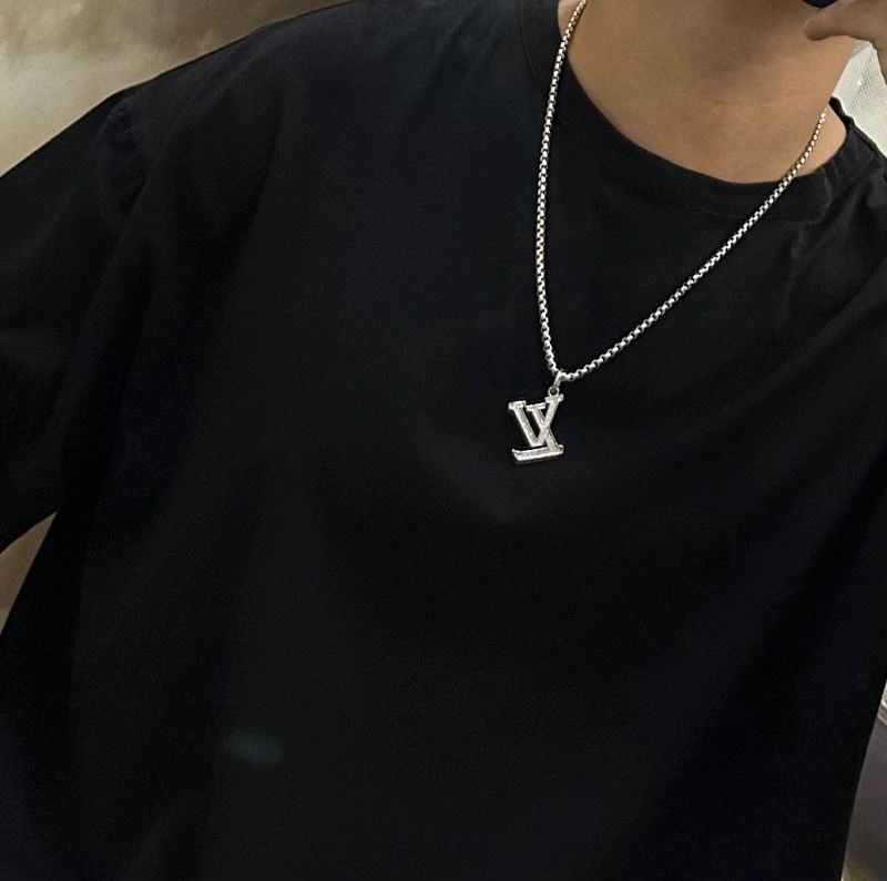Louis Vuitton Necklaces Stretchable 250405