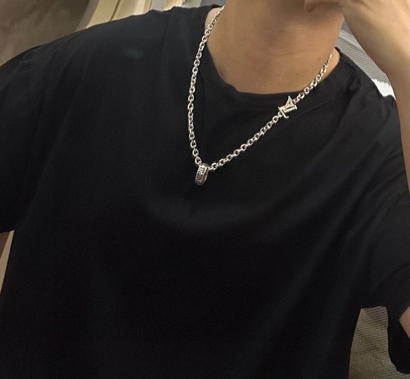 Louis Vuitton Necklaces MoistureWicking 250403