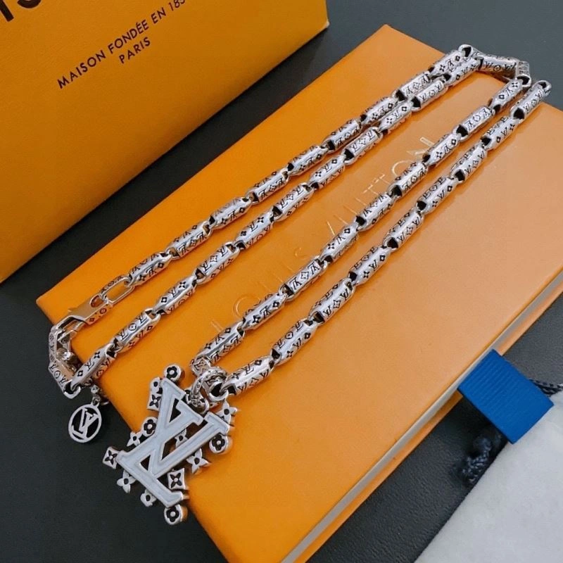 Louis Vuitton Necklaces OnTrend 250404