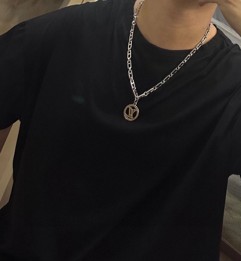 EasyMatch Louis Vuitton Necklaces 250402