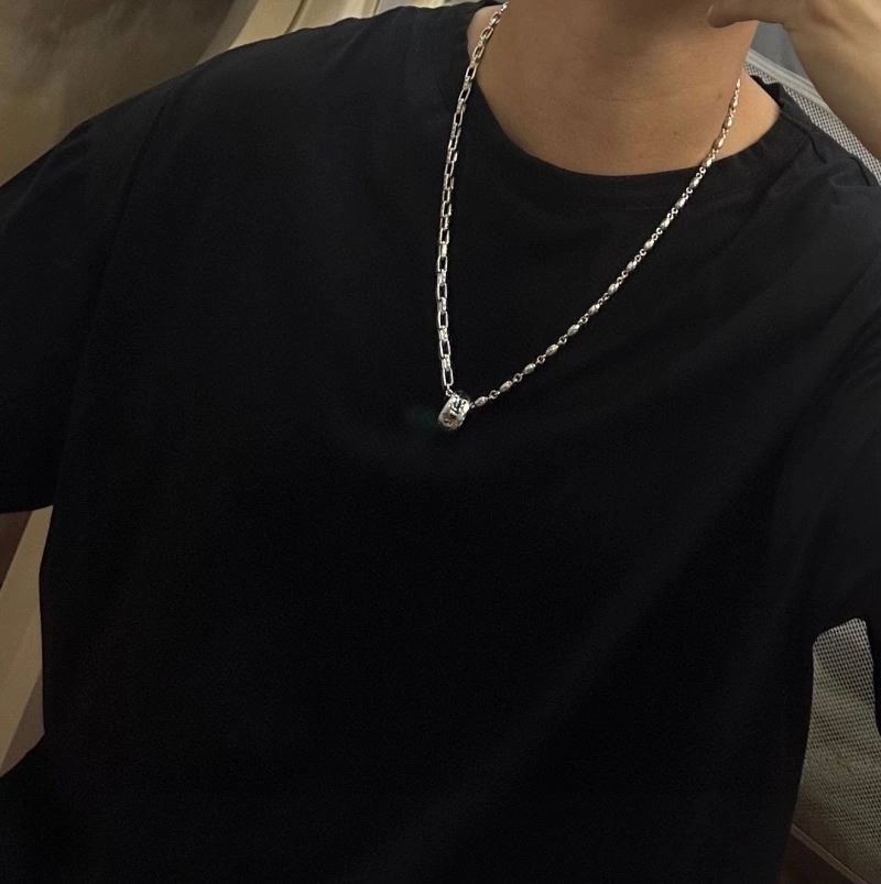 ModernLook Louis Vuitton Necklaces 250401