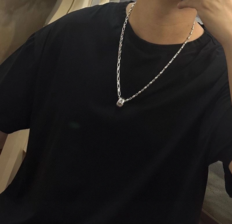 ModernLook Louis Vuitton Necklaces 250401