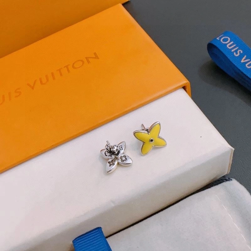 SmartChoice Louis Vuitton Necklaces 250395