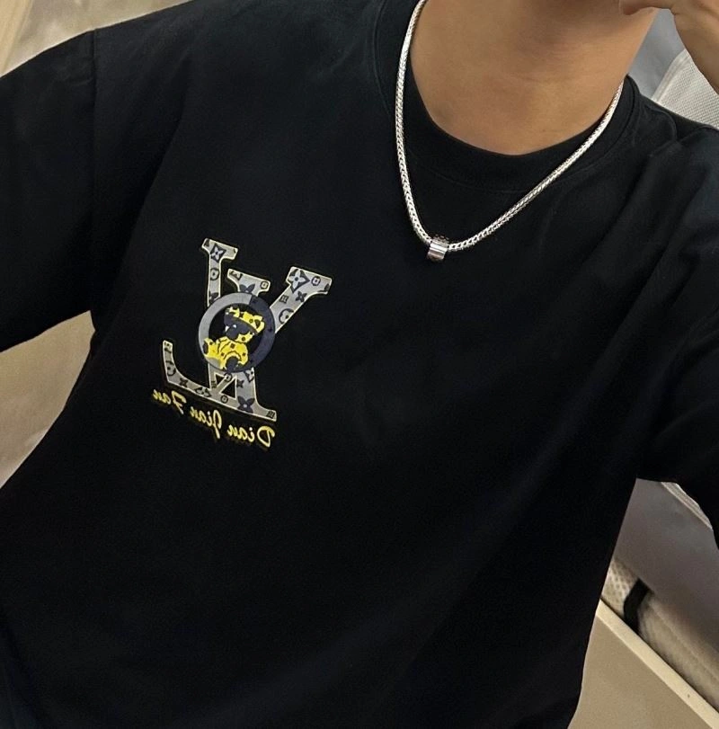 ModernLook Louis Vuitton Necklaces 250394
